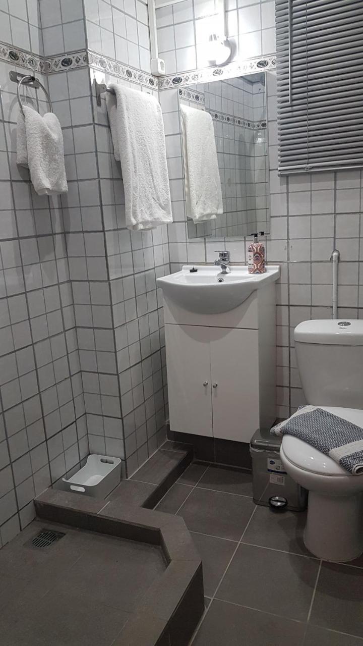 Palette Apartment Champagne - Athens Center, 6 Bd, 3 Bath Buitenkant foto